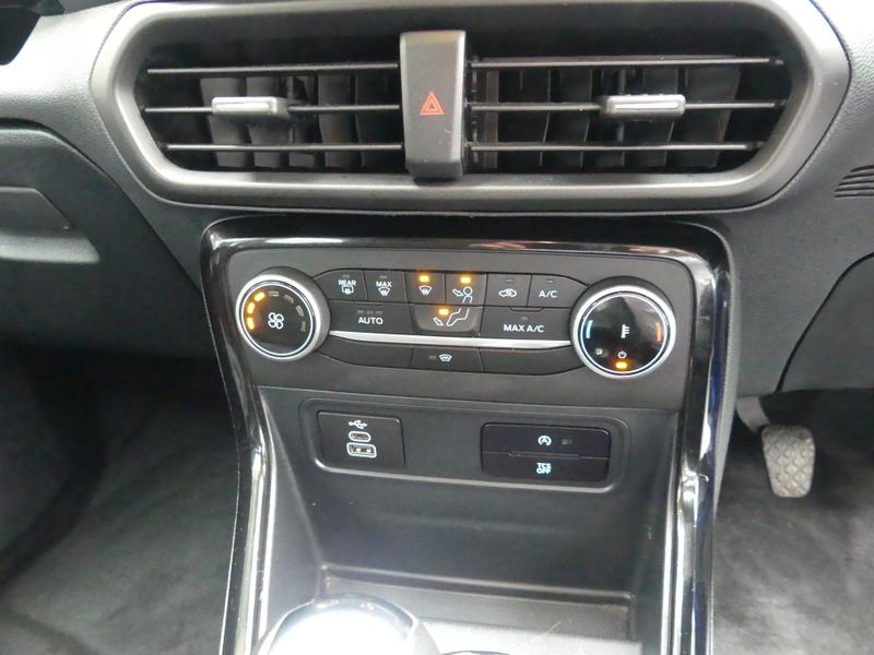 Ford EcoSport Photo f65ff073-0b7e-445e-8b1e-2d455228f911.jpg