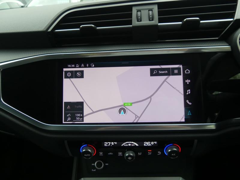 Audi Q3 Photo f671bc3d-c254-4028-9a01-2fd3d2fd087d.jpg