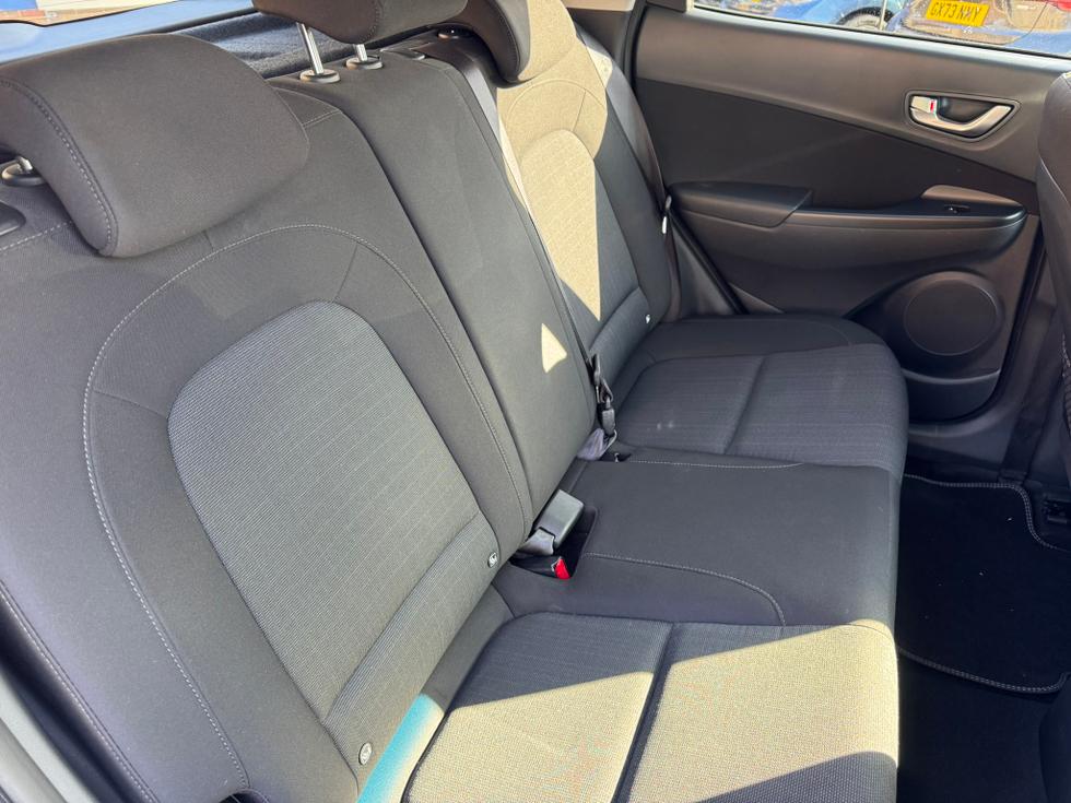 Hyundai KONA Photo f67fe6a0-1a2a-44d7-85ae-5c4ee2f7b882.JPEG