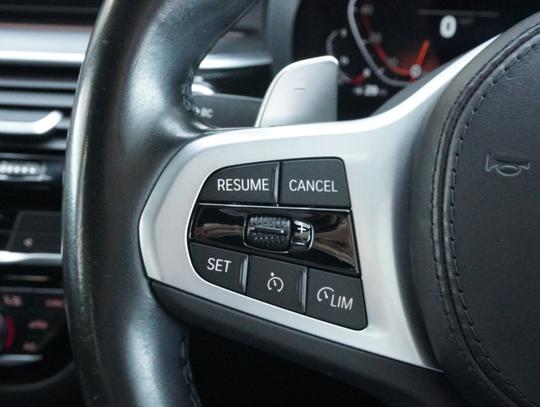 BMW 5 Series Photo f681ef13-d867-48c5-917e-3871b6c6d4f8.jpg