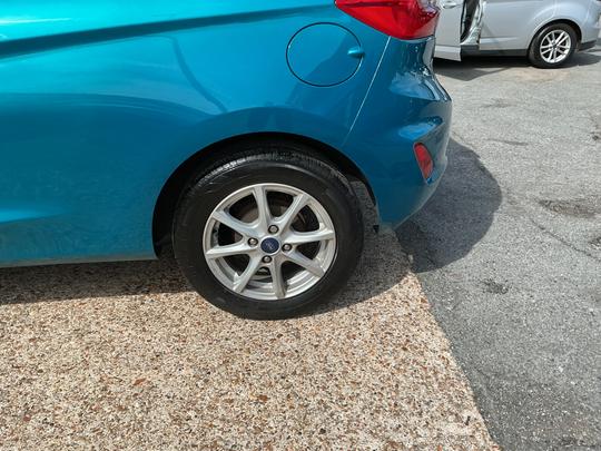 Ford Fiesta Photo 14