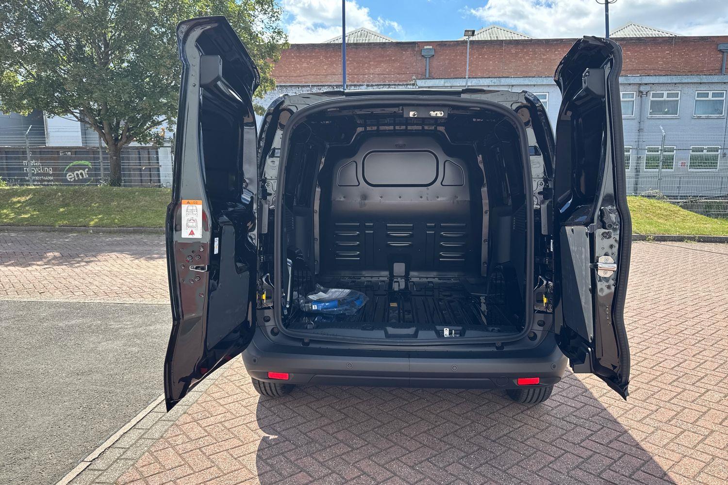 Ford E-TRANSIT COURIER Photo 6