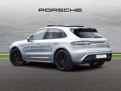PORSCHE Macan Photo 2