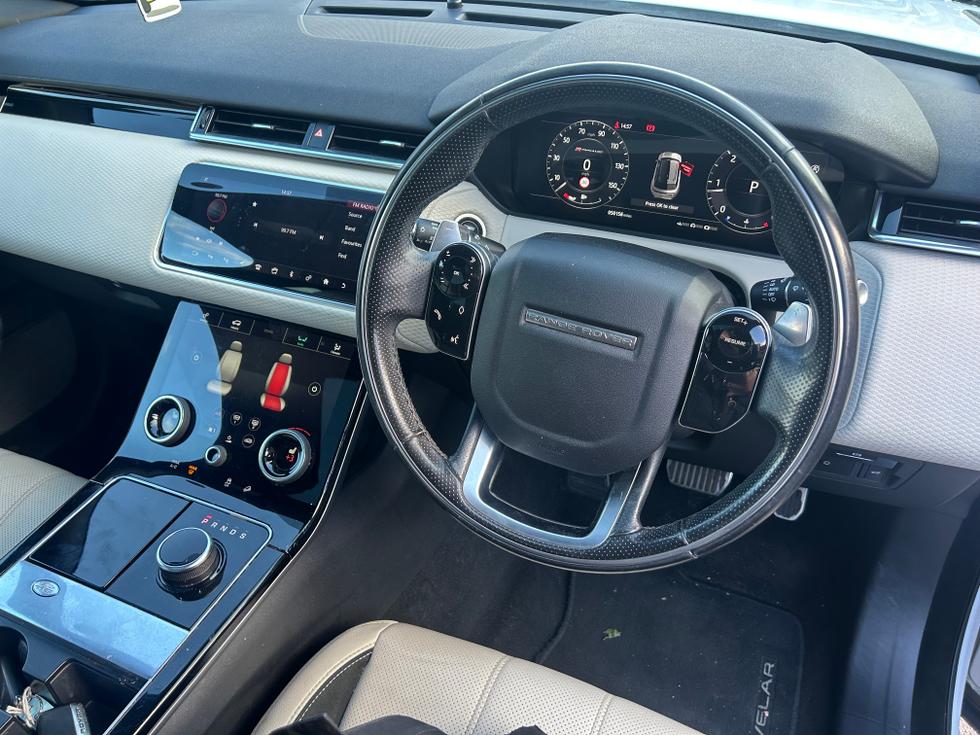 Land Rover Range Rover Velar Photo f6a2e7ff-c42a-4129-a25b-17b39be7cc6a.jpeg