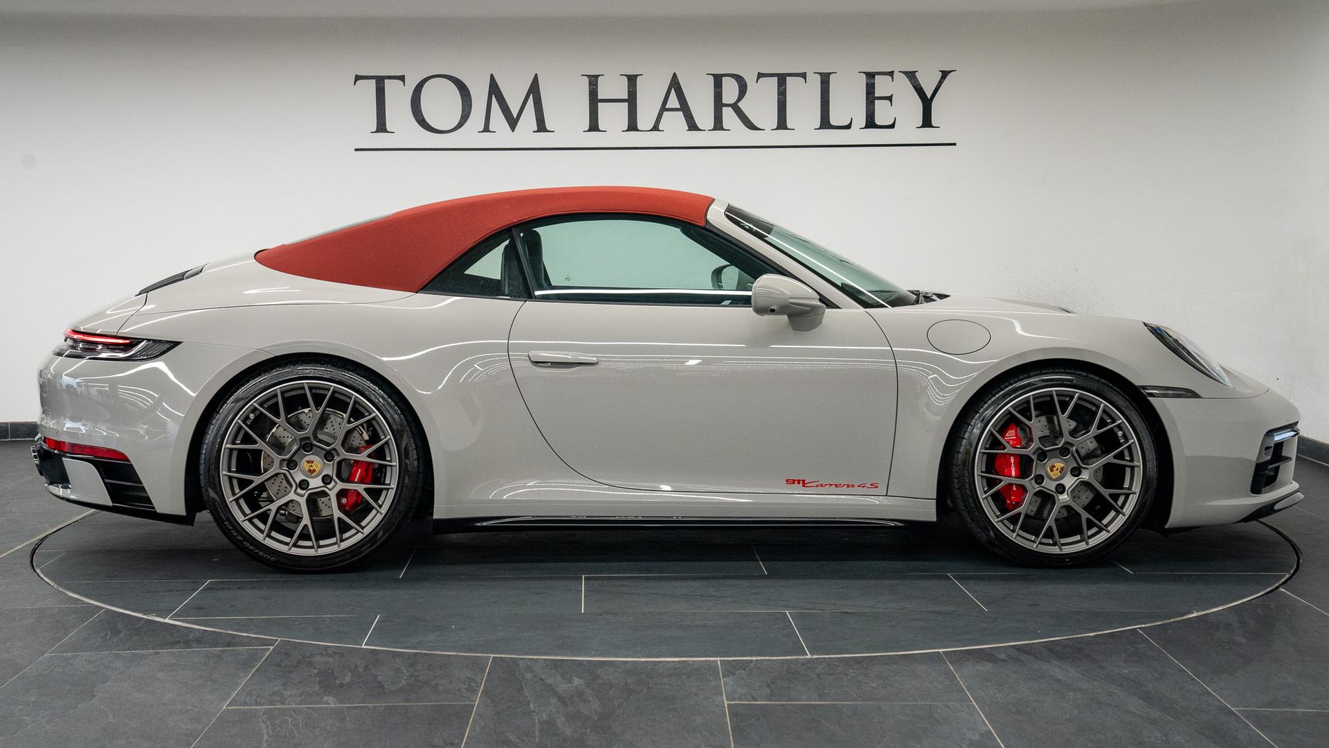 Porsche 911 Photo f6b11584-4ee4-4662-bb28-6e0ec3c0dd17.jpg