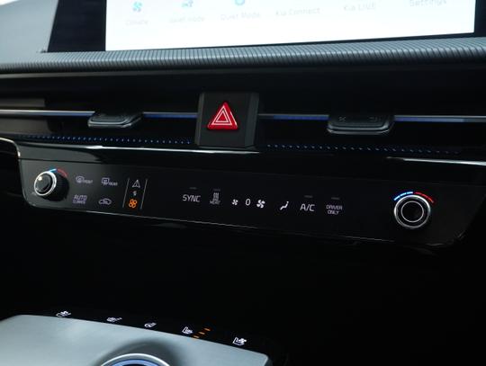 Kia EV6 Photo f6b870a9-07a7-48e9-b880-d20b7e229d92.jpg