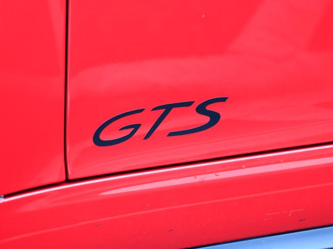 PORSCHE 911 Photo 20