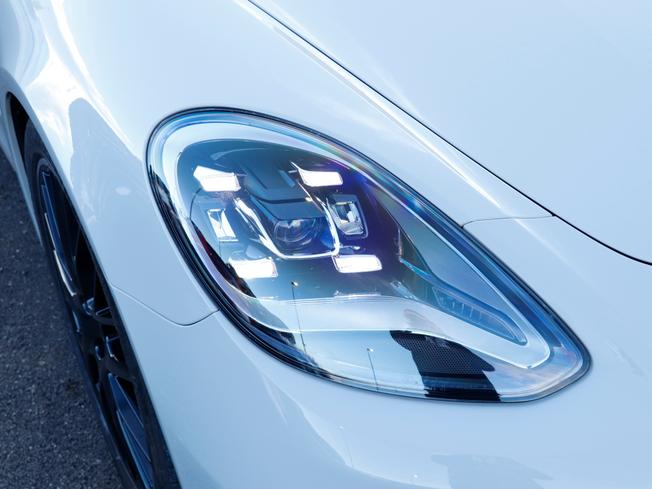 PORSCHE Panamera Photo 9