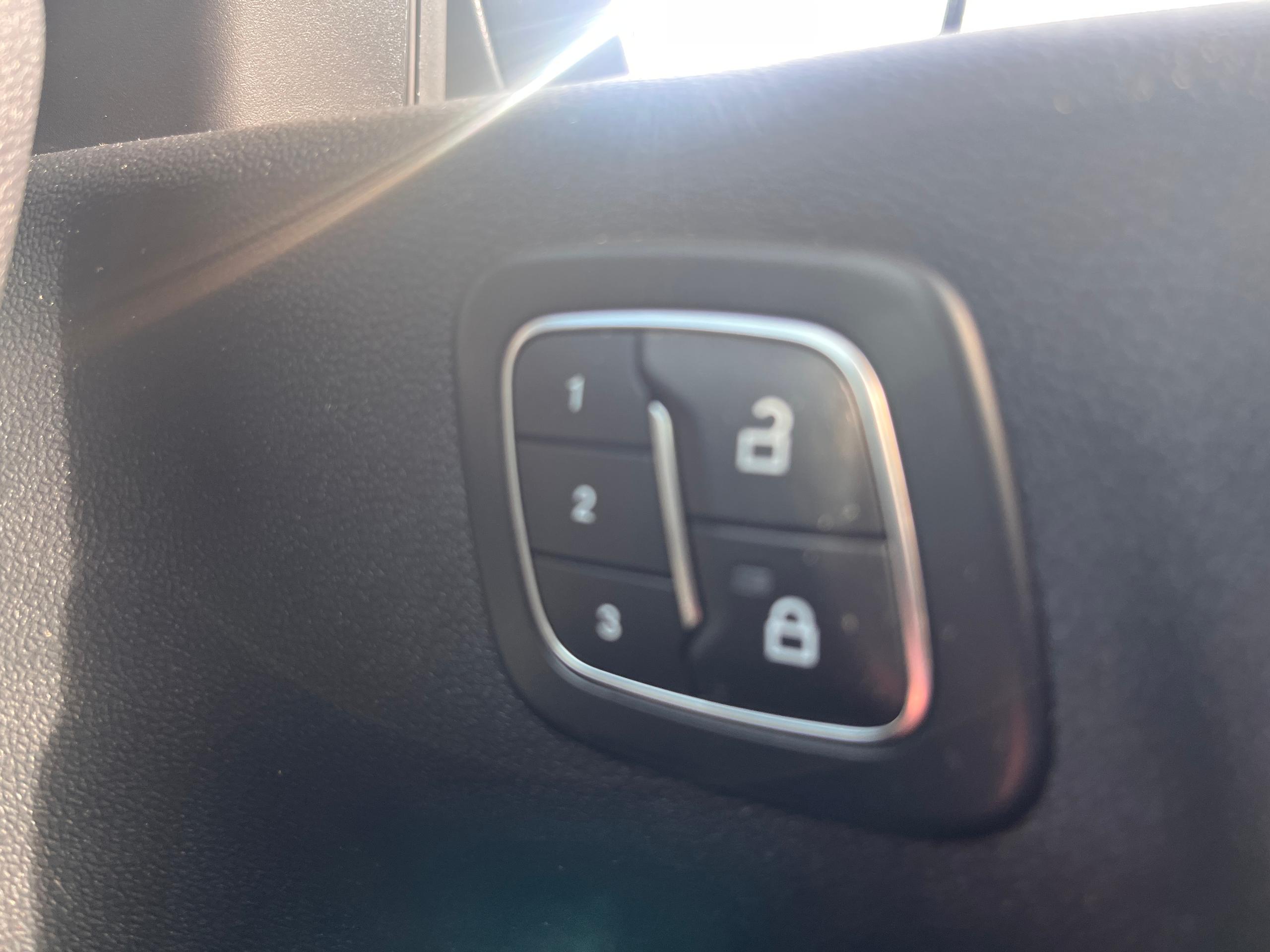 Used Ford KUGA AK74OMC 33