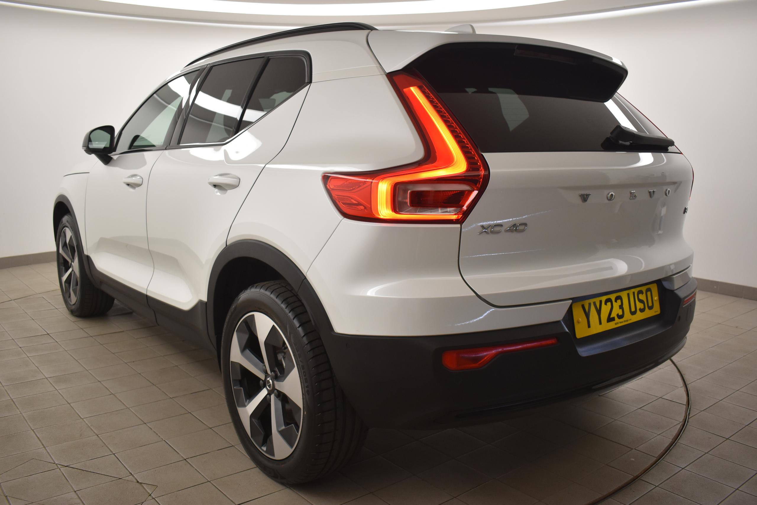 2023 VOLVO XC40 2.0 B4P Ultimate Dark 5dr Auto - vehicle photo 30 for sale on PureCar