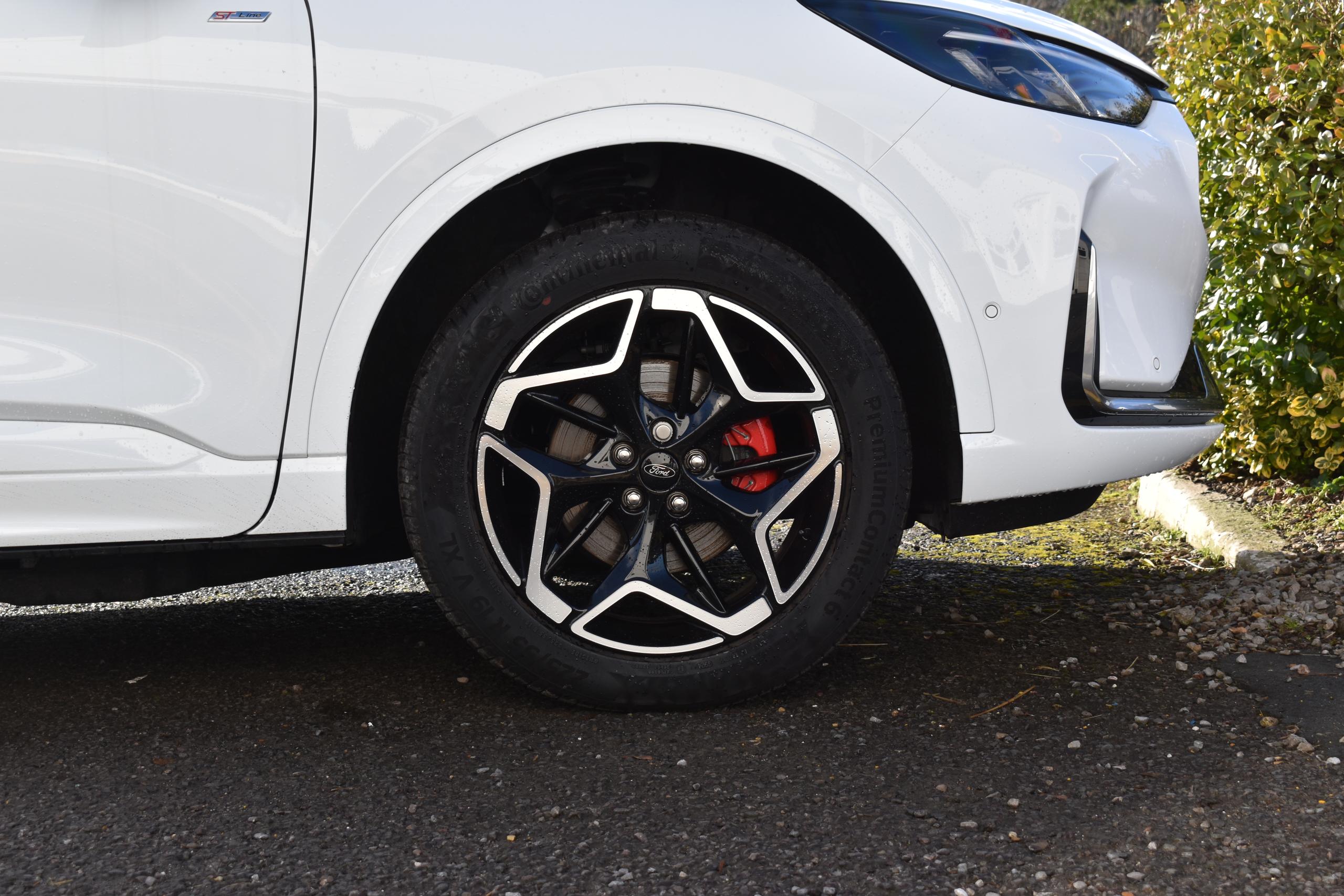 Used Ford KUGA EN74OPT 16