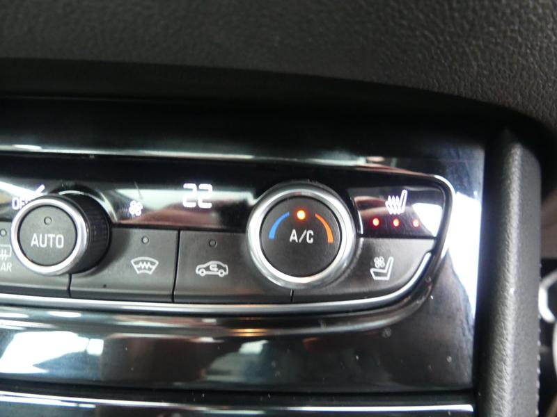 Vauxhall Grandland X Photo f6d66eb3-d9e1-4010-91e0-0ab5102e3417.jpg