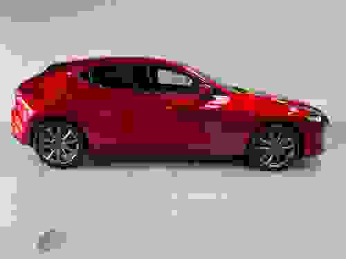 Mazda 3 Photo f6f0be18-31dd-4f44-9c7c-59469fd2c502.jpg