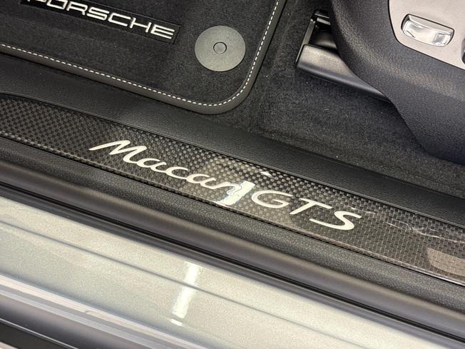 PORSCHE Macan Photo 30