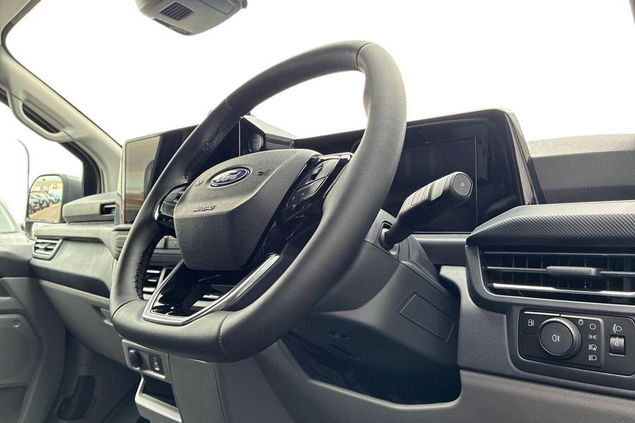 Ford CUSTOM Photo f7057531-ed72-4571-90e1-dfc6201d5e97.jpg