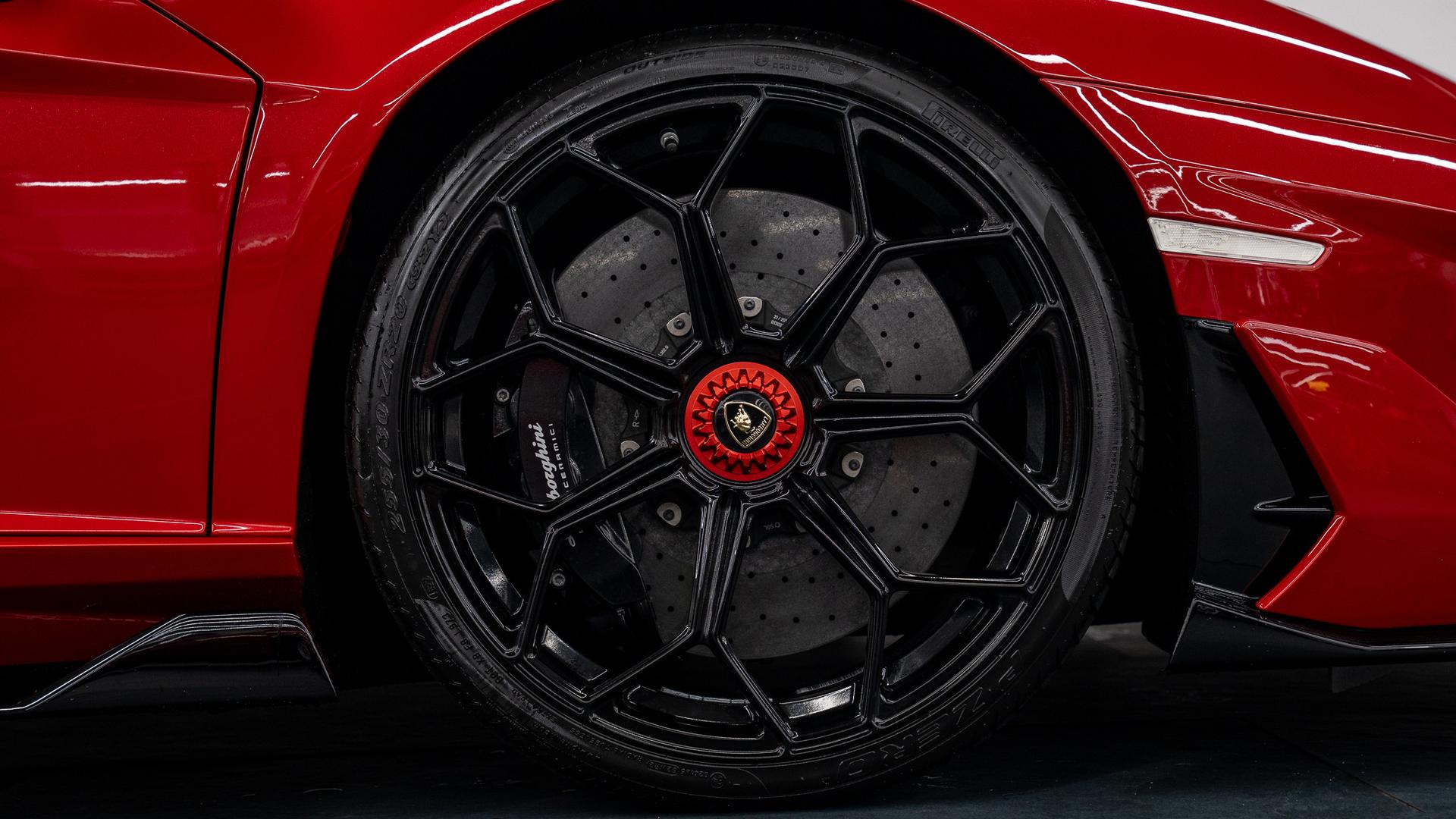 LAMBORGHINI Aventador Photo f71be6e4-d2f3-4518-bb69-8590dfb7564e.jpg