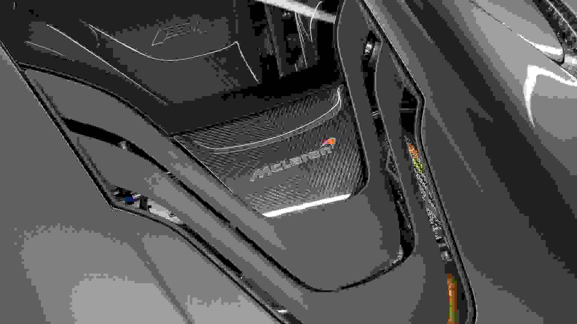 McLaren P1 Photo f71c7a96-568d-497b-a07c-20a0c51b89c1.jpg