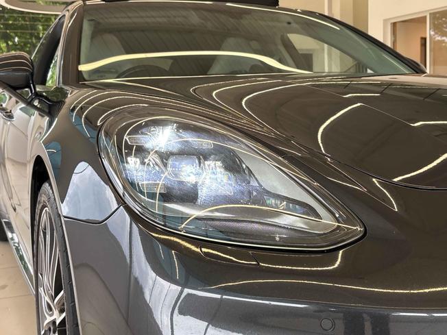 PORSCHE Panamera Photo 21