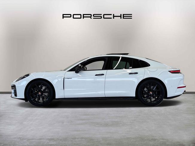 PORSCHE Panamera Photo 4