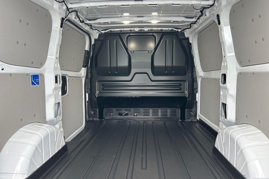 Ford TRANSIT CUSTOM Photo f731cd43-bd72-49b0-8b90-6c665d2f52b1.jpg