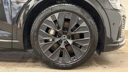 AUDI Q8 e-tron Photo 4