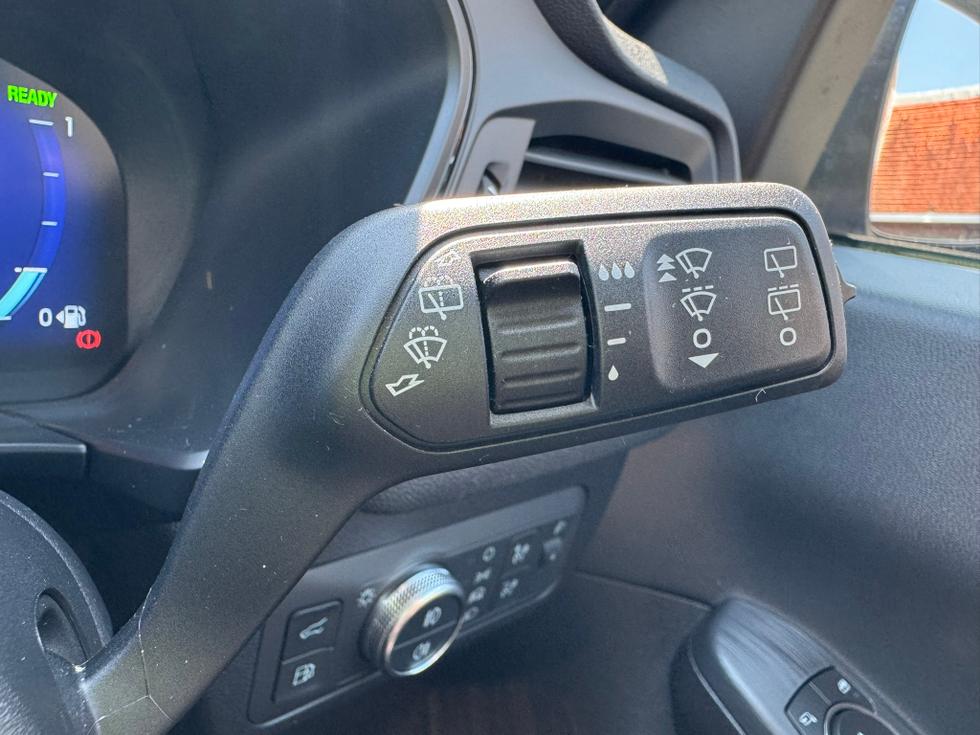 Ford Kuga Photo f735e1df-b4b6-46de-8130-ed3bbc8cab52.JPEG