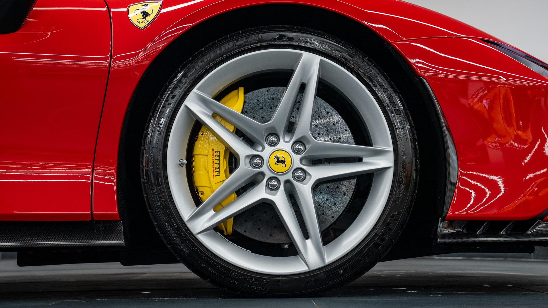 Ferrari SF90 Photo f73ceb81-643e-49c5-af26-c8d2e8bfac30.jpg