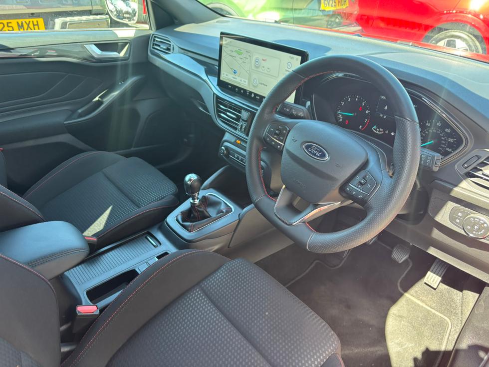 Ford Focus Photo f73daa62-40e5-4f39-960d-f1f803a48d8c.JPEG