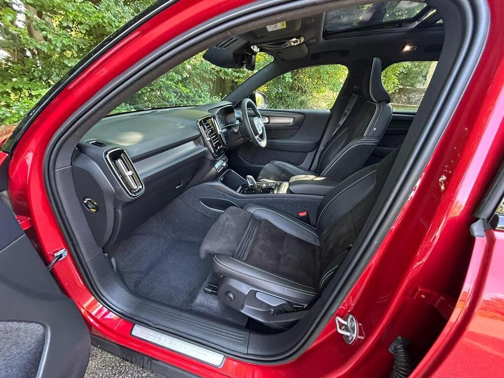 Used Volvo XC40 HN22CJV 25