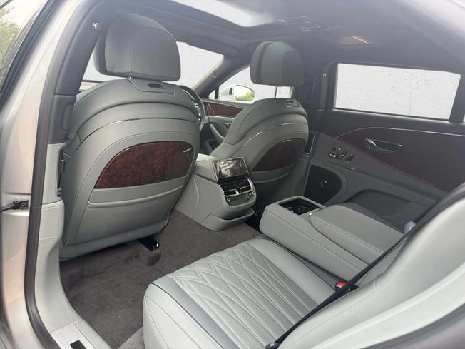 BENTLEY Flying Spur Photo 19