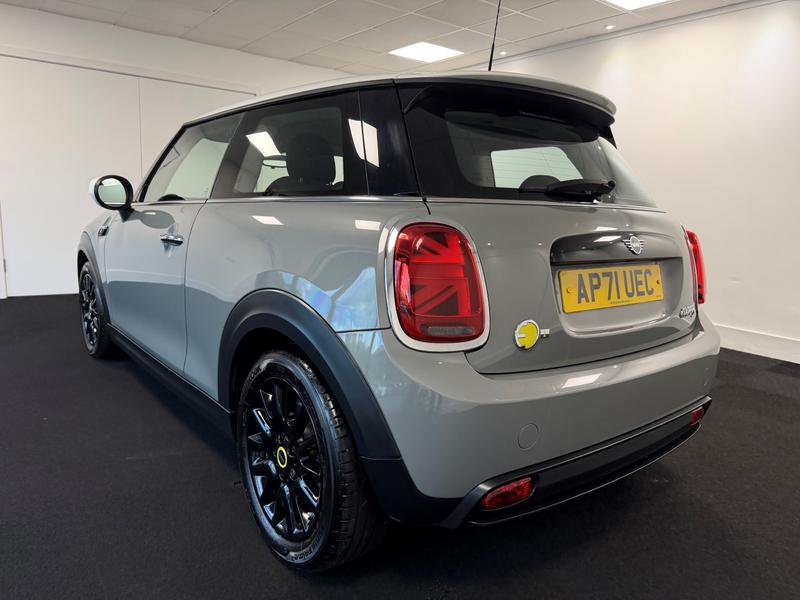 MINI Electric Hatch Photo f7726abd-e3e5-462b-aece-781ddde2dceb.jpg