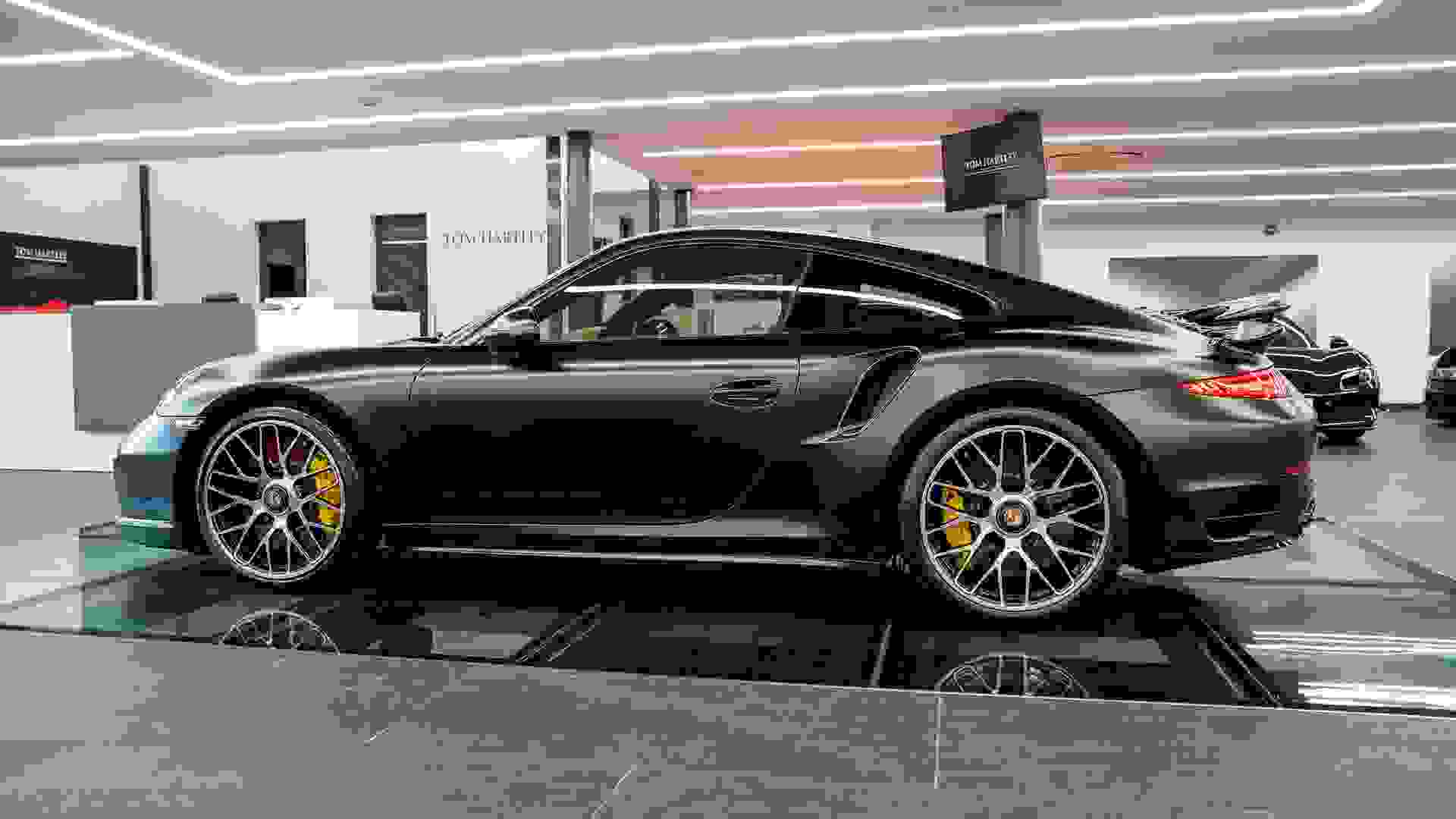 Porsche 911 Photo f78ab4f1-a8a4-4866-b20d-855ac420bce1.jpg
