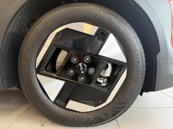 Kia EV3 Standard Range 58.3kWh Air SUV 5dr Electric Auto (201 bhp) Photo 6