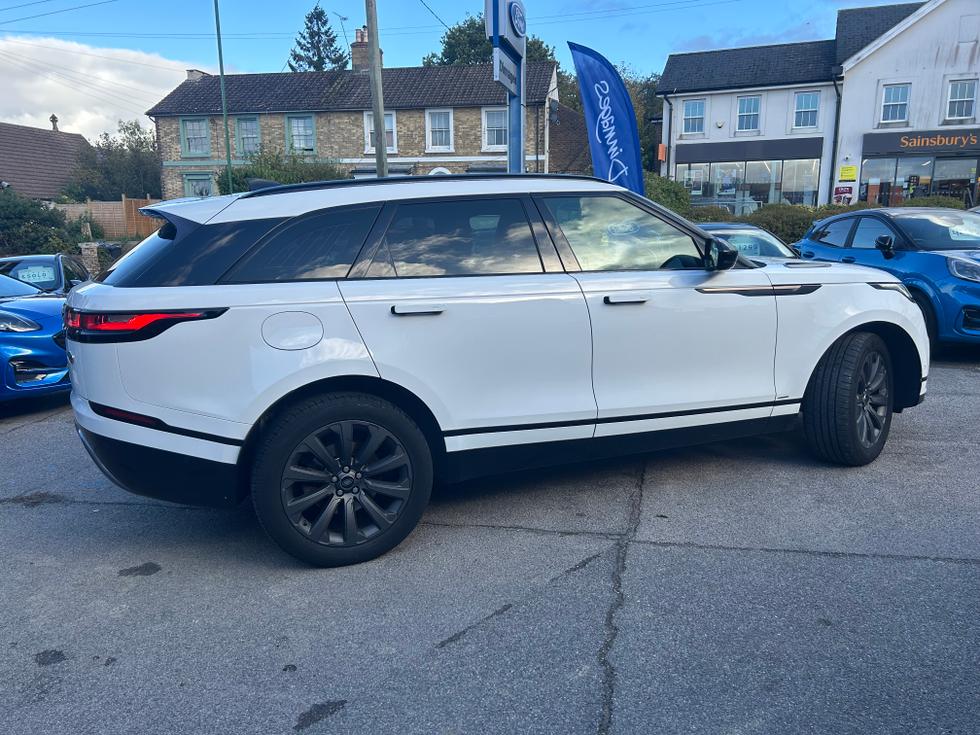 Land Rover Range Rover Velar Photo f79e2ff7-26b8-42c9-ab7c-16d618e8d1a4.jpeg