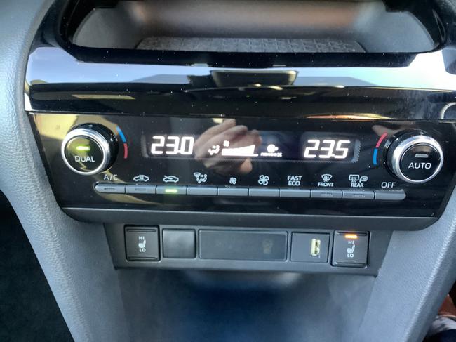 Toyota Yaris Cross Photo f7a3ef2b-4a27-40fc-8f89-50e7ec81fd27.JPG