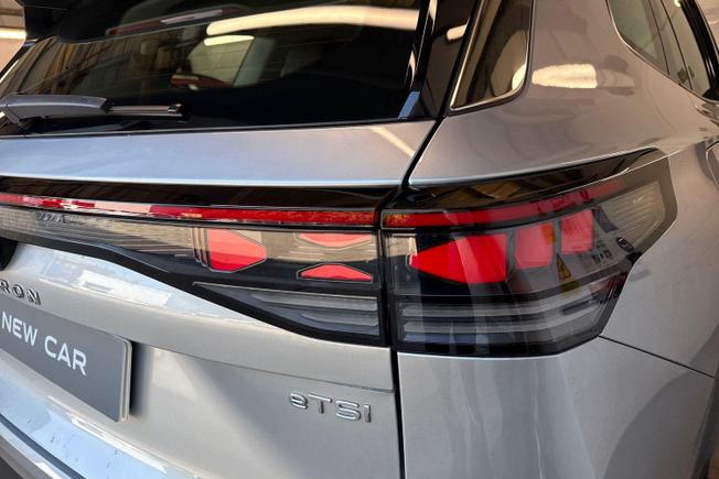 VOLKSWAGEN Tayron Photo 18