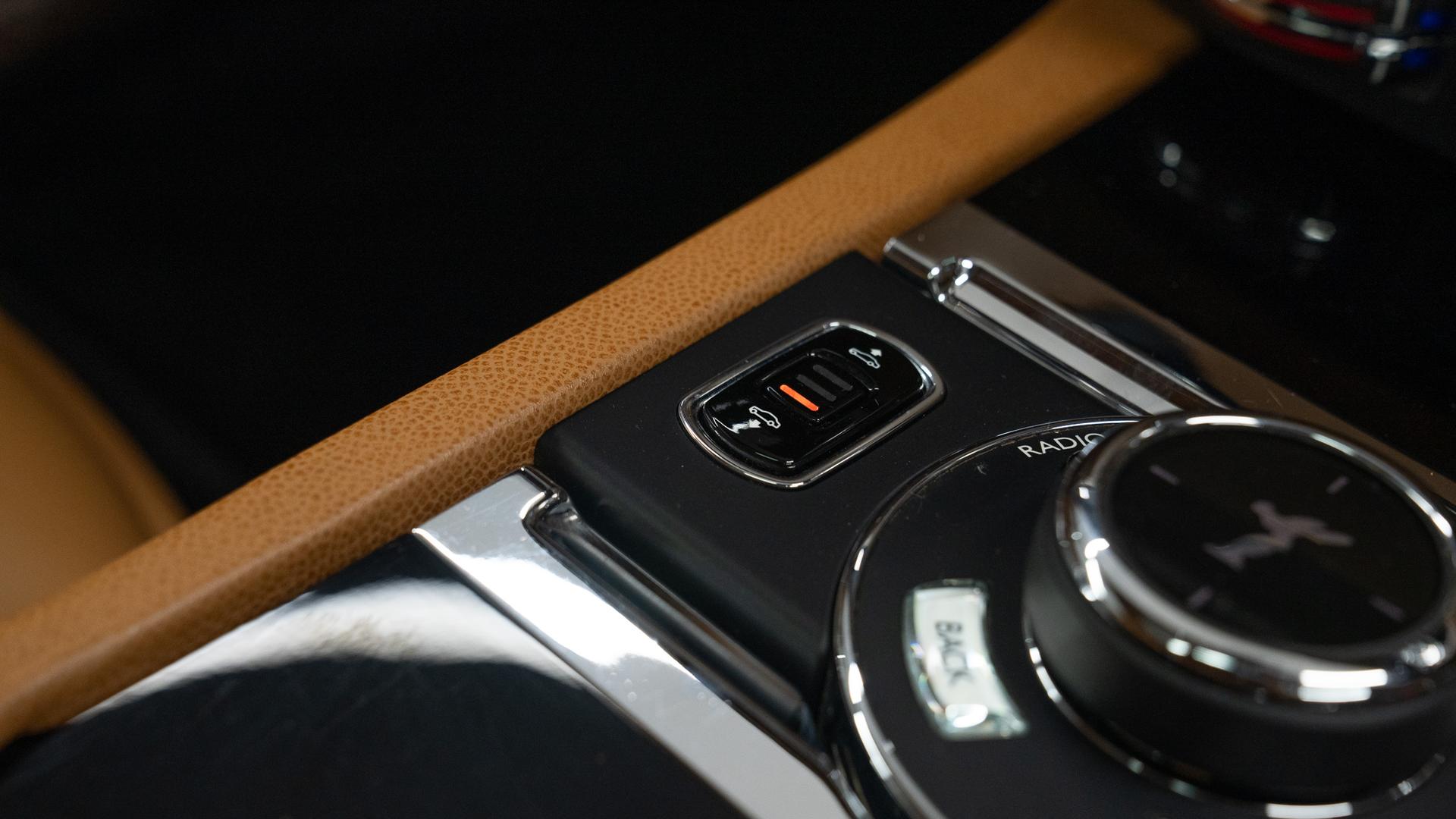 Rolls-Royce Wraith Photo f7b77ff3-8510-4114-9436-8a649583ee20.jpg