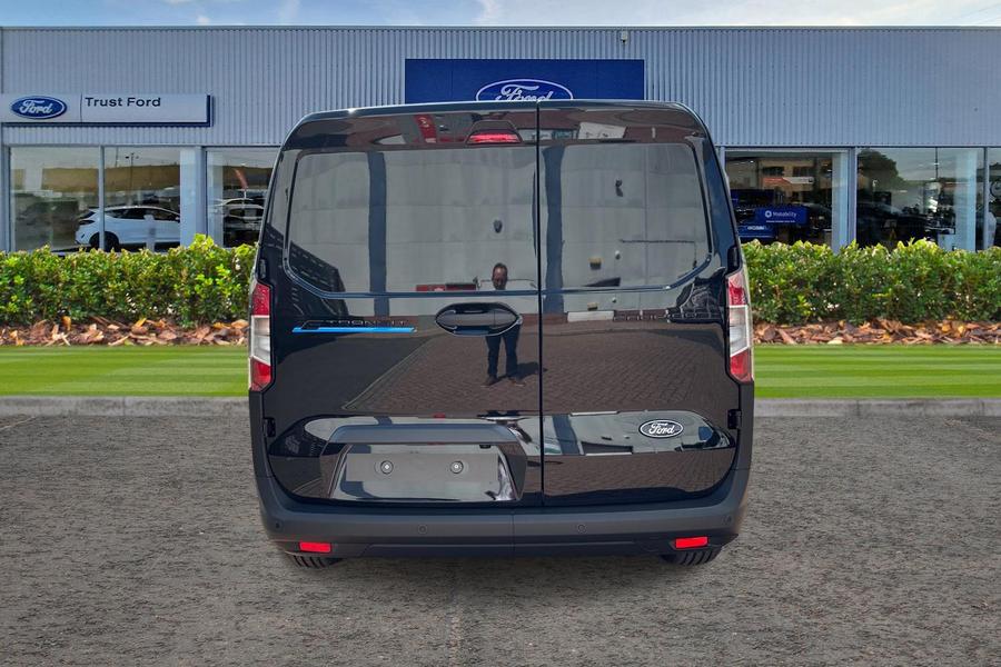 Ford E-TRANSIT COURIER Photo f7bd8fbd-94d6-4e98-b46a-80239e8ae53c.jpg