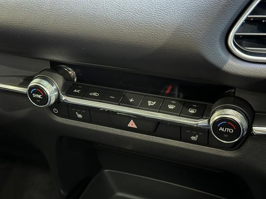 Mazda CX-30 Photo f7c41de1-98d2-469b-96fc-afc63cd9646c.jpg