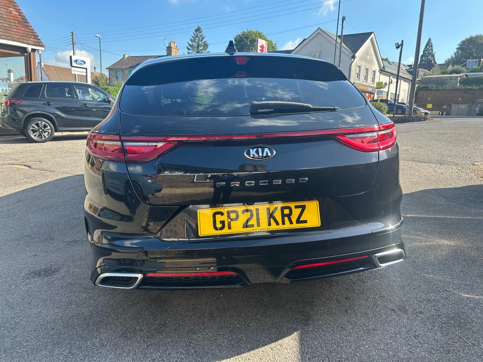 Kia ProCeed Photo f7c4402c-0da9-4843-befd-f7d3ed6e4c42.jpeg