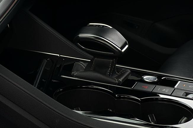 VOLKSWAGEN Touareg Photo 44