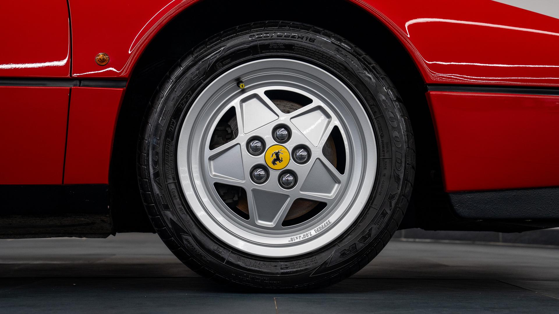 Ferrari 328 Photo f7fd9321-48d6-453c-8886-cfb0912b620e.jpg