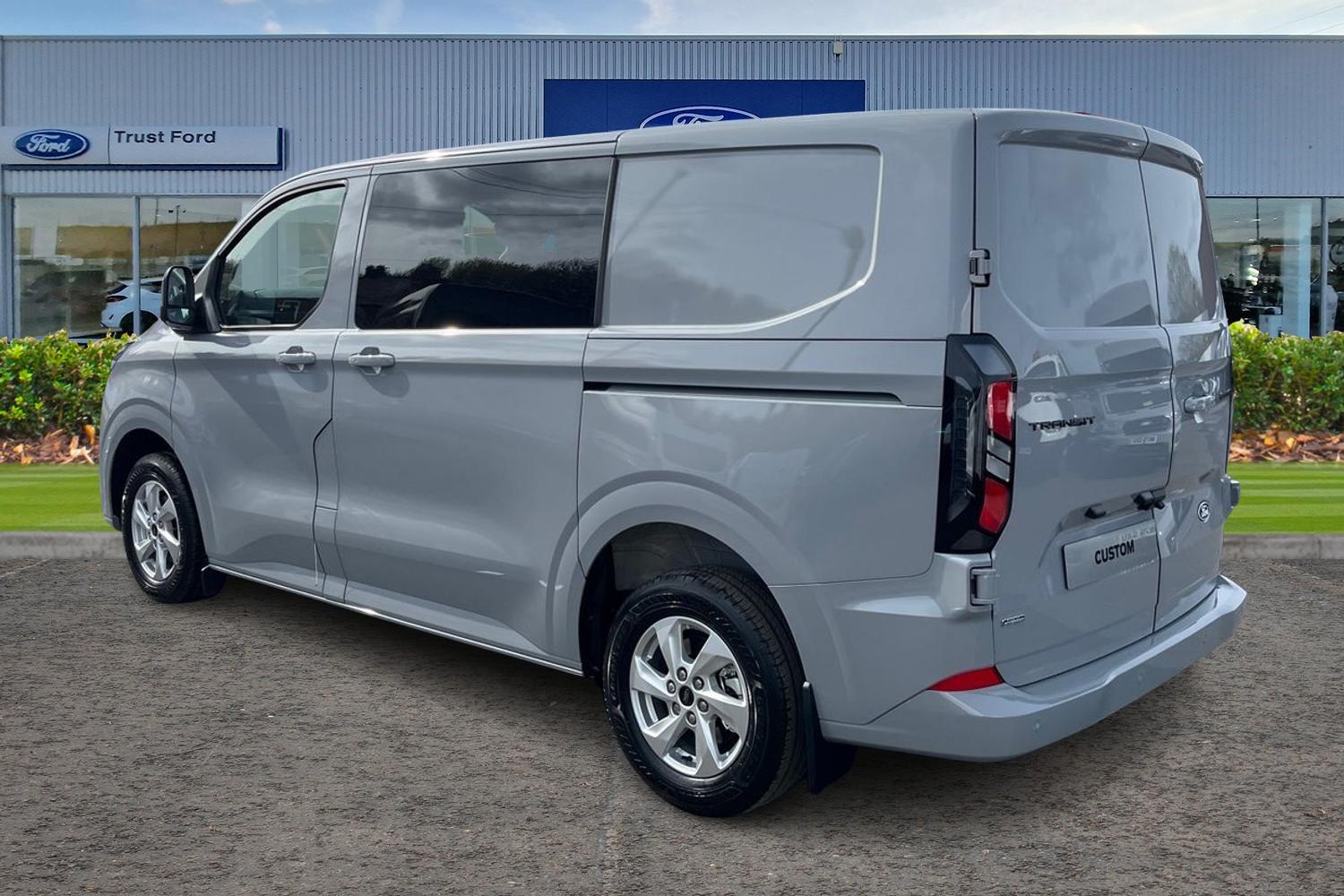 Ford TRANSIT CUSTOM Photo 1