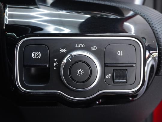 Mercedes-Benz A Class Photo f82bc265-e7cd-4ac3-8956-7b2589b11c14.jpg