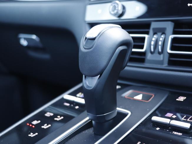 PORSCHE Macan Photo 18
