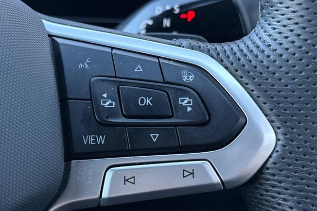 VOLKSWAGEN Tiguan Photo 17
