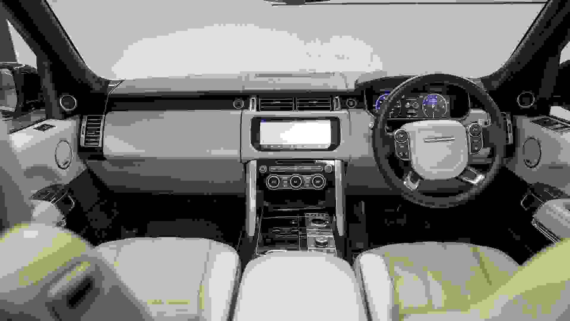 Land Rover RANGE ROVER V8 AUTOBIOGRAPHY Photo f875b17f-fd0d-448c-b10b-7ce1a86e0ea1.jpg