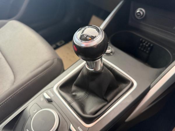 Used Audi Q2 VK18HMZ 17