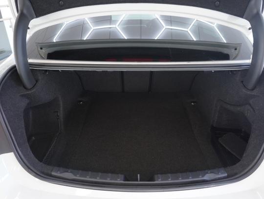 BMW 3 Series Photo f8b0012c-c19e-4d00-80fe-cbfbcf04d0c1.jpg