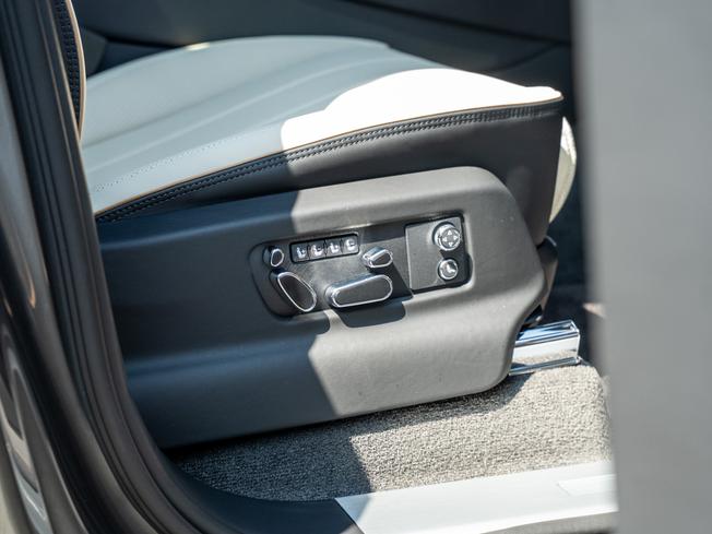 BENTLEY Bentayga  Photo 38